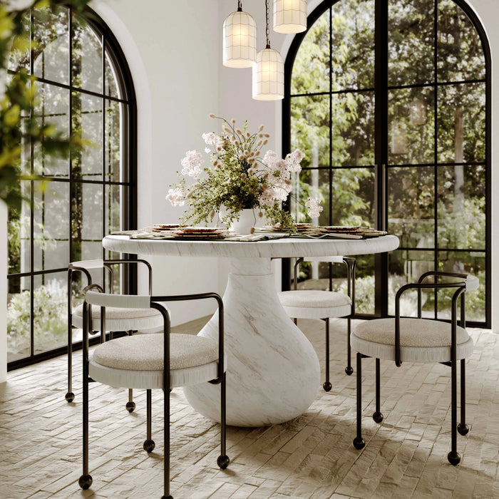 Smooch Concrete Indoor/Outdoor Dining Table